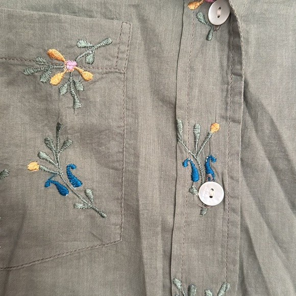 Kerry Cassill 100% cotton button-down - Picture 2 of 6